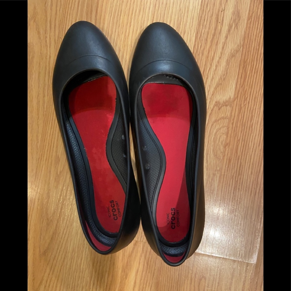 Crocs flats - iconic Crocs comfort size 11